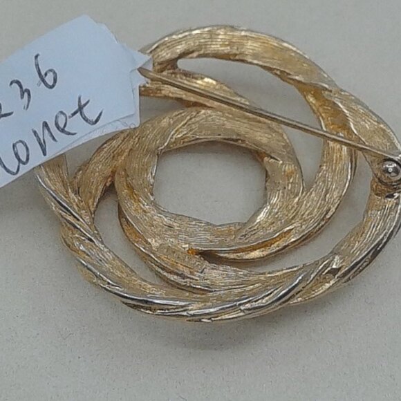 Vintage Monet Textured Knot Brooch – Gold-Tone, 1.5” - Picture 3 of 3